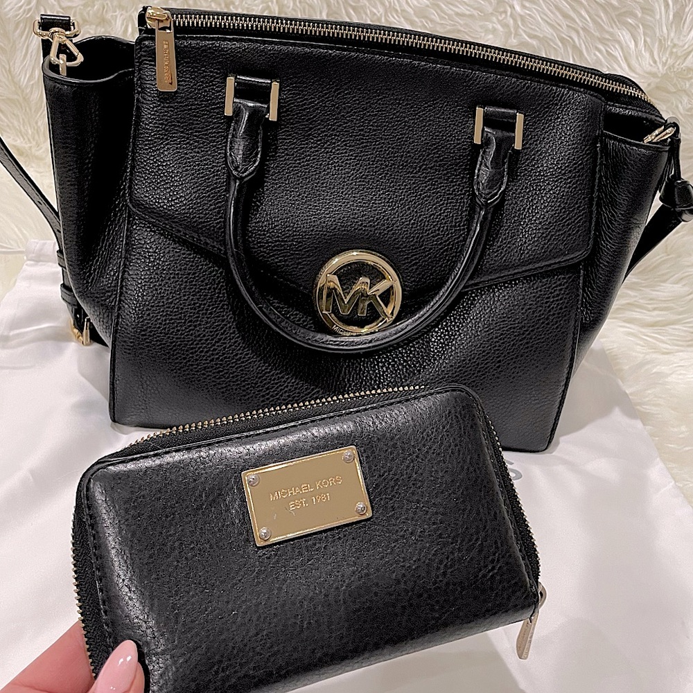 Michael Kors Leather bag and wallet